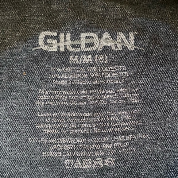 Gildan Graphic T-shirt - Picture 2 of 3